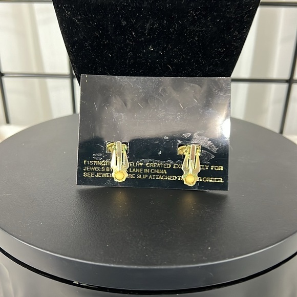 Vintage circa 1990 Stamped Parklane jeweled clip earrings. Great gift. 🎁 - Picture 5 of 6